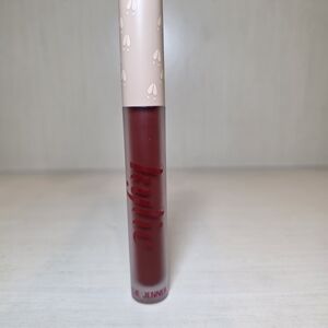 Kylie Matte Liquid Lipstick 419 Bad Lil Reindeer